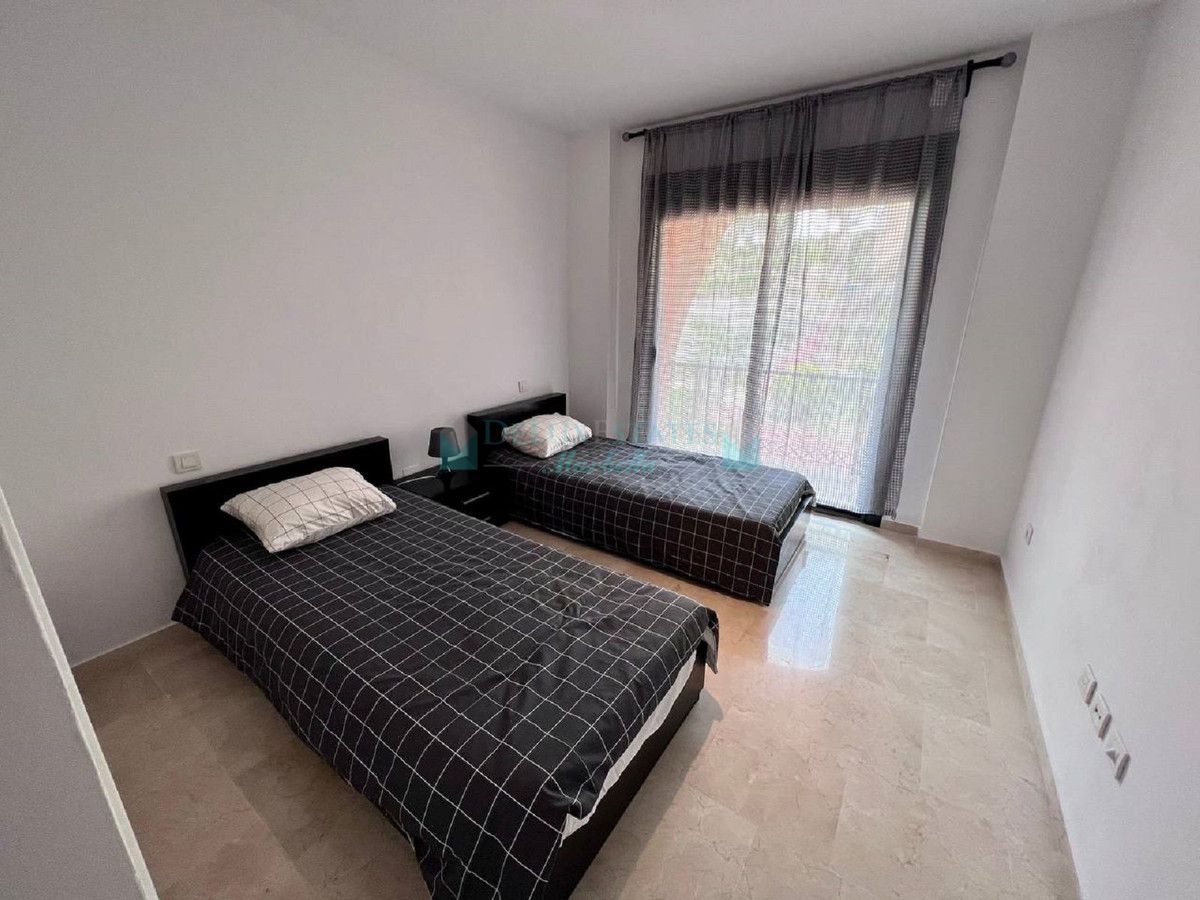 Apartment for rent in El Paraiso, Estepona