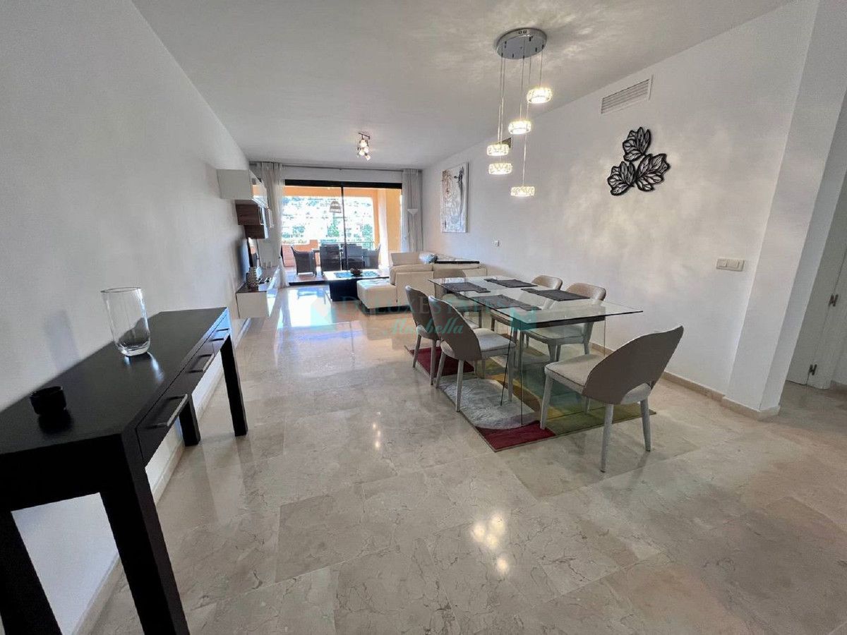 Apartment for rent in El Paraiso, Estepona