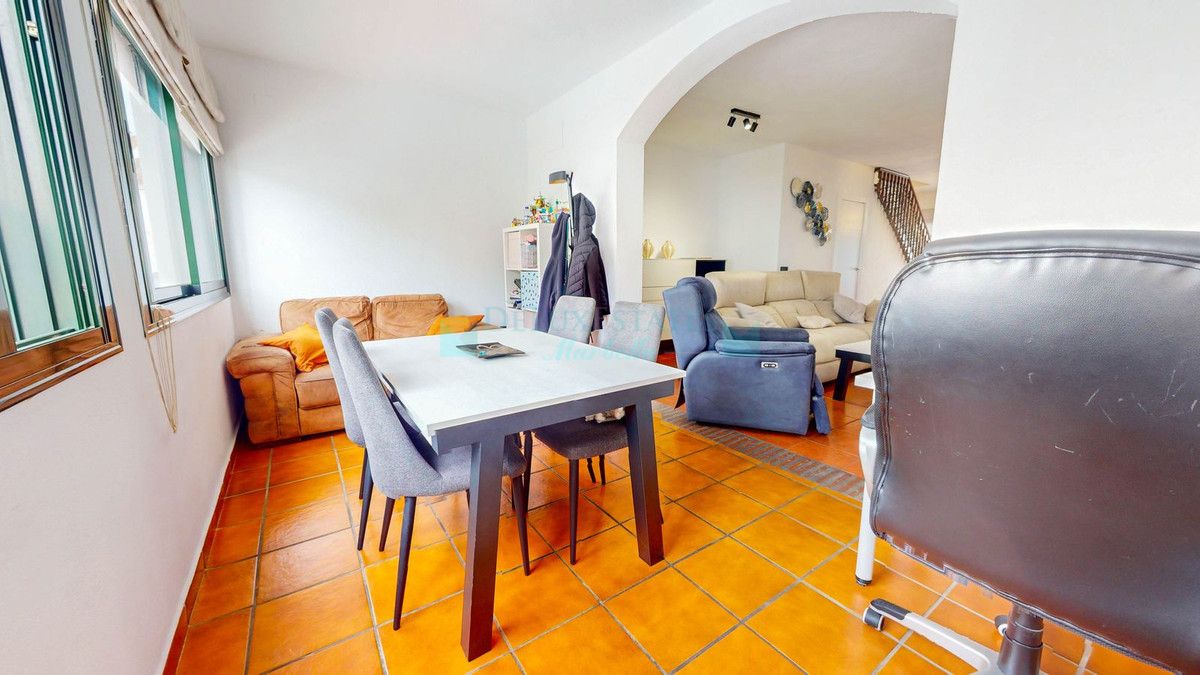 Semi Detached Villa for sale in Benahavis