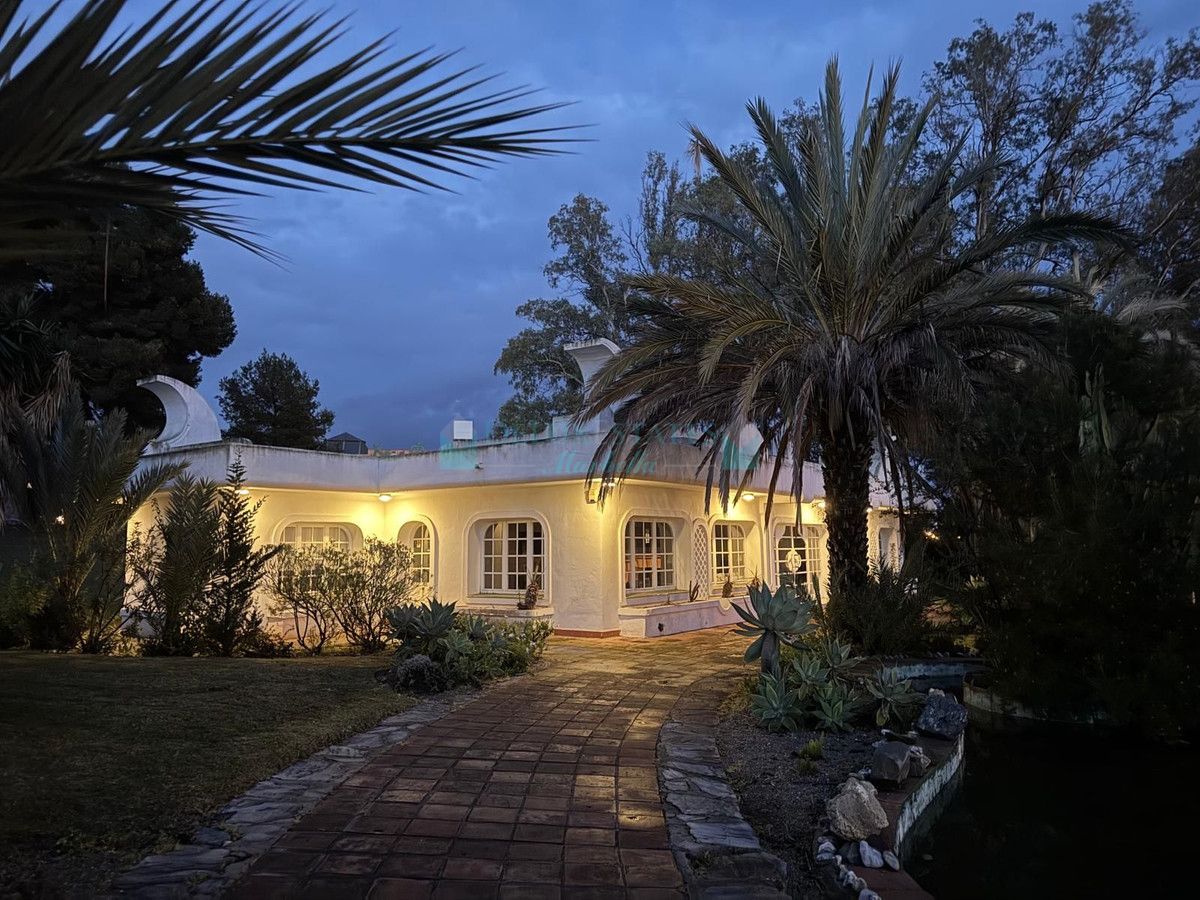 Plot for sale in Las Chapas, Marbella East