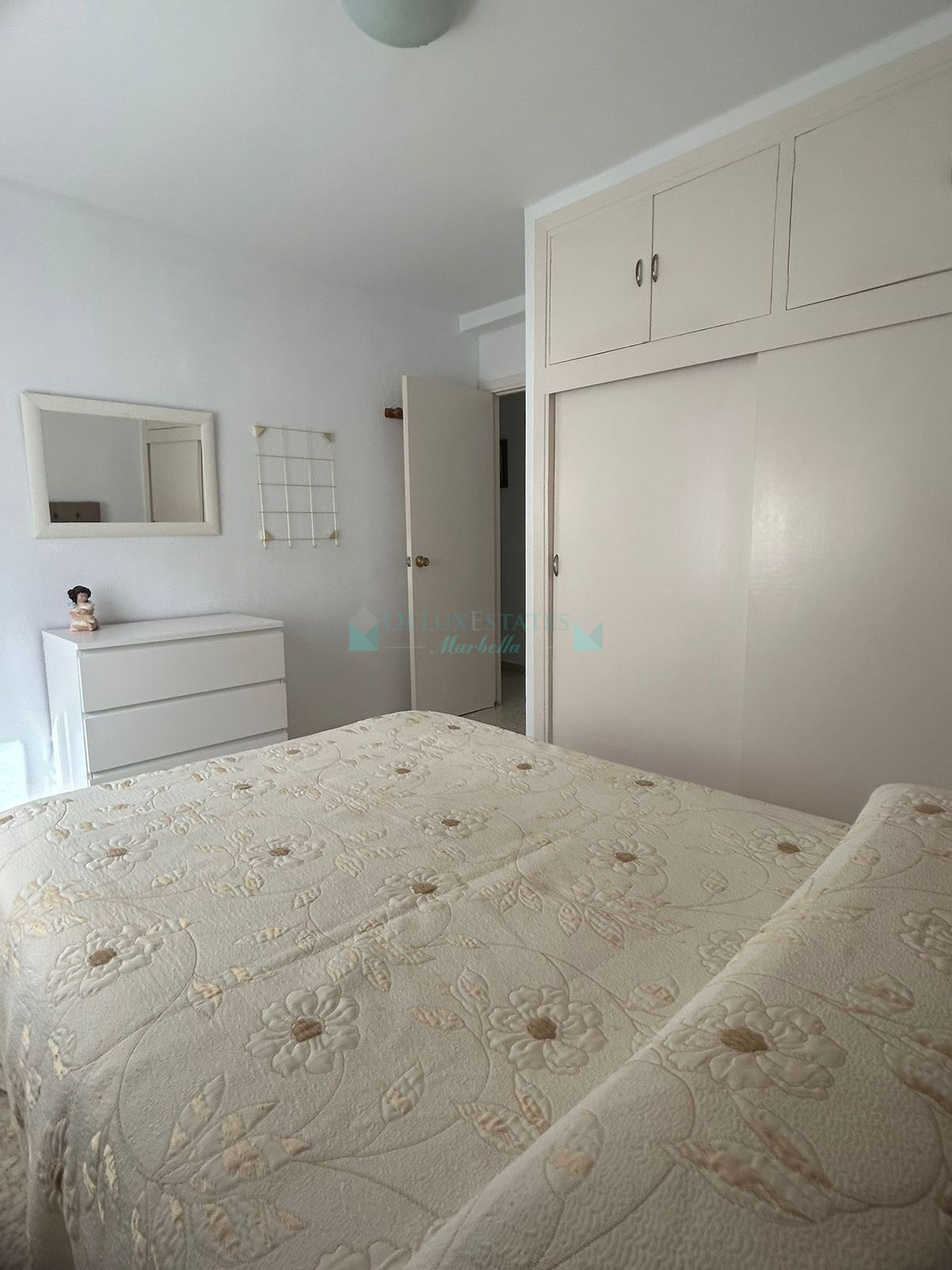 Apartment for sale in Estepona