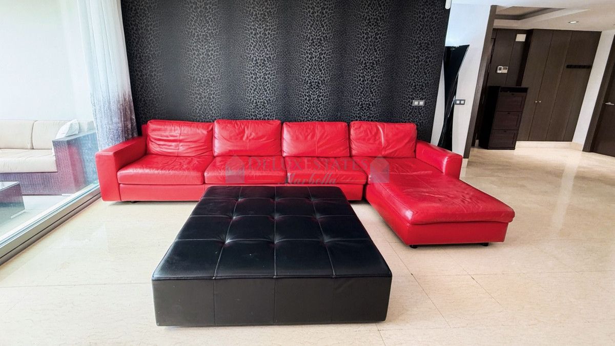 Apartment for sale in Atalaya, Estepona