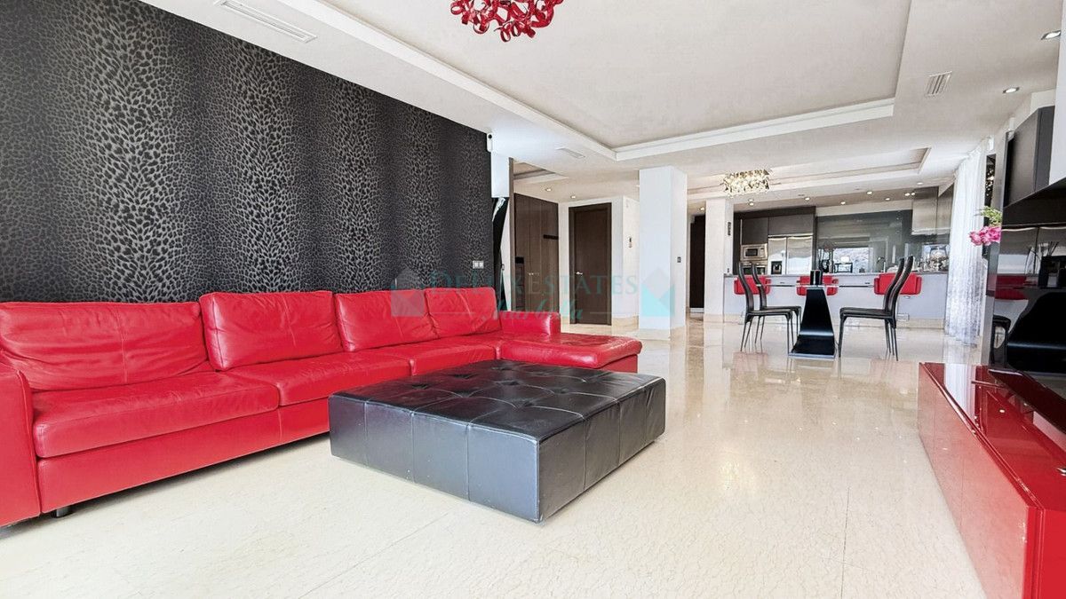 Apartment for sale in Atalaya, Estepona