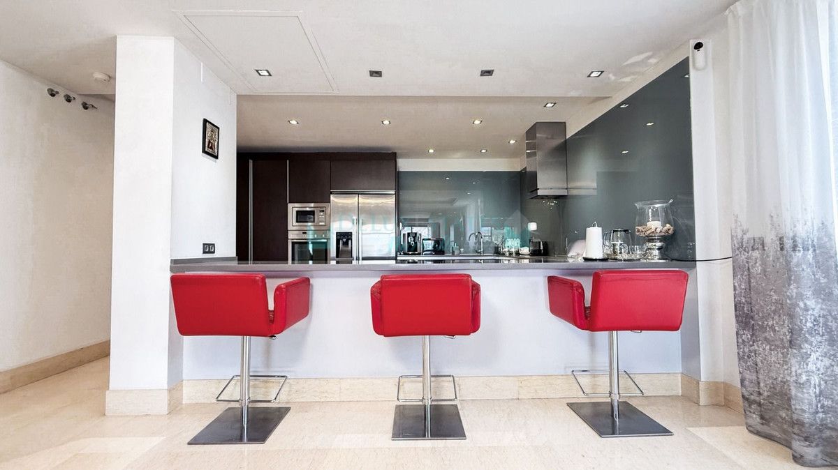 Apartment for sale in Atalaya, Estepona