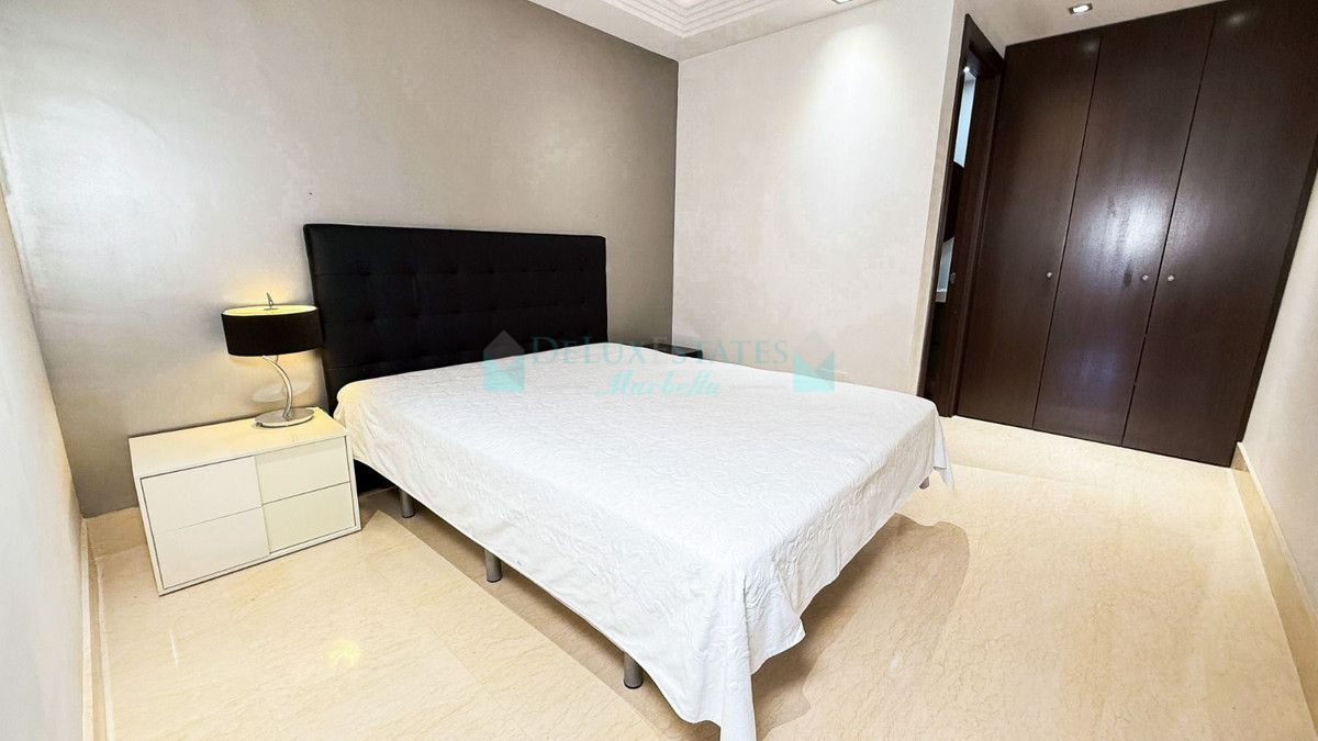 Apartment for sale in Atalaya, Estepona