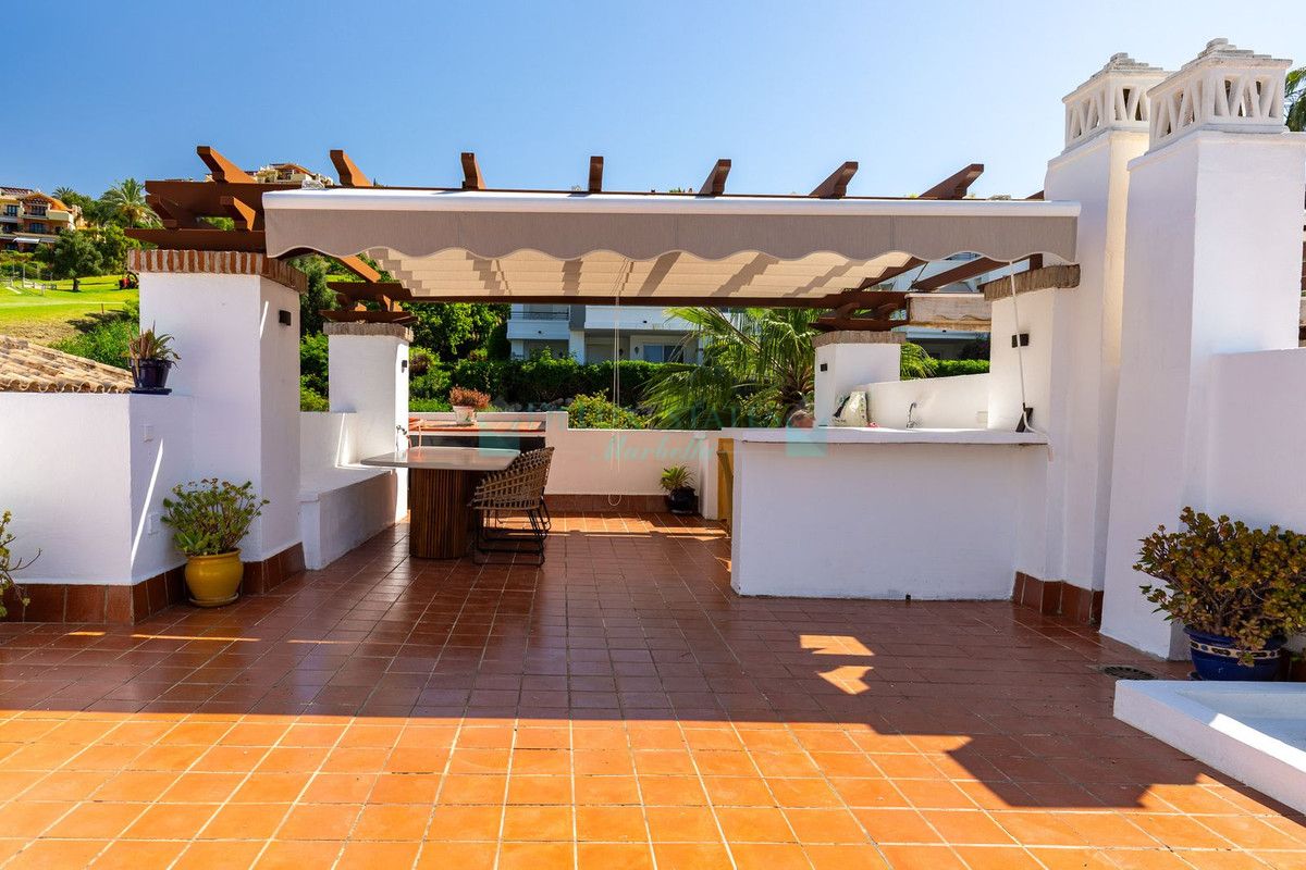 Penthouse for sale in Benahavis