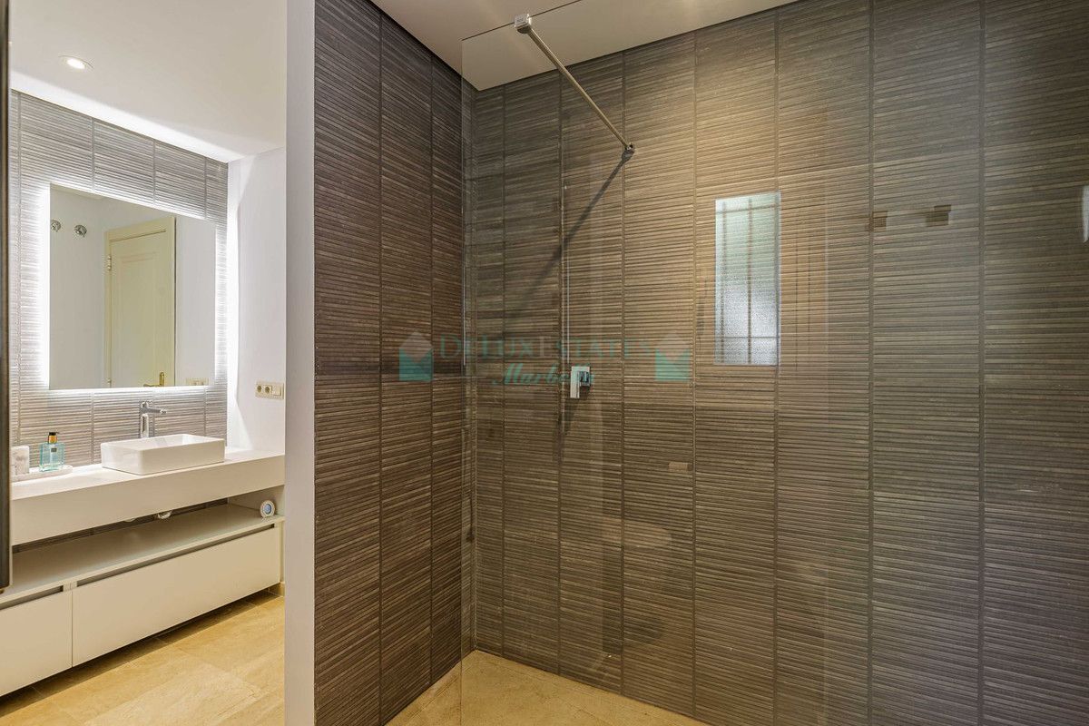 Ground Floor Apartment for sale in La Quinta, Benahavis