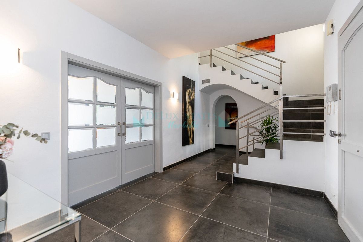 Villa for rent in Nueva Andalucia