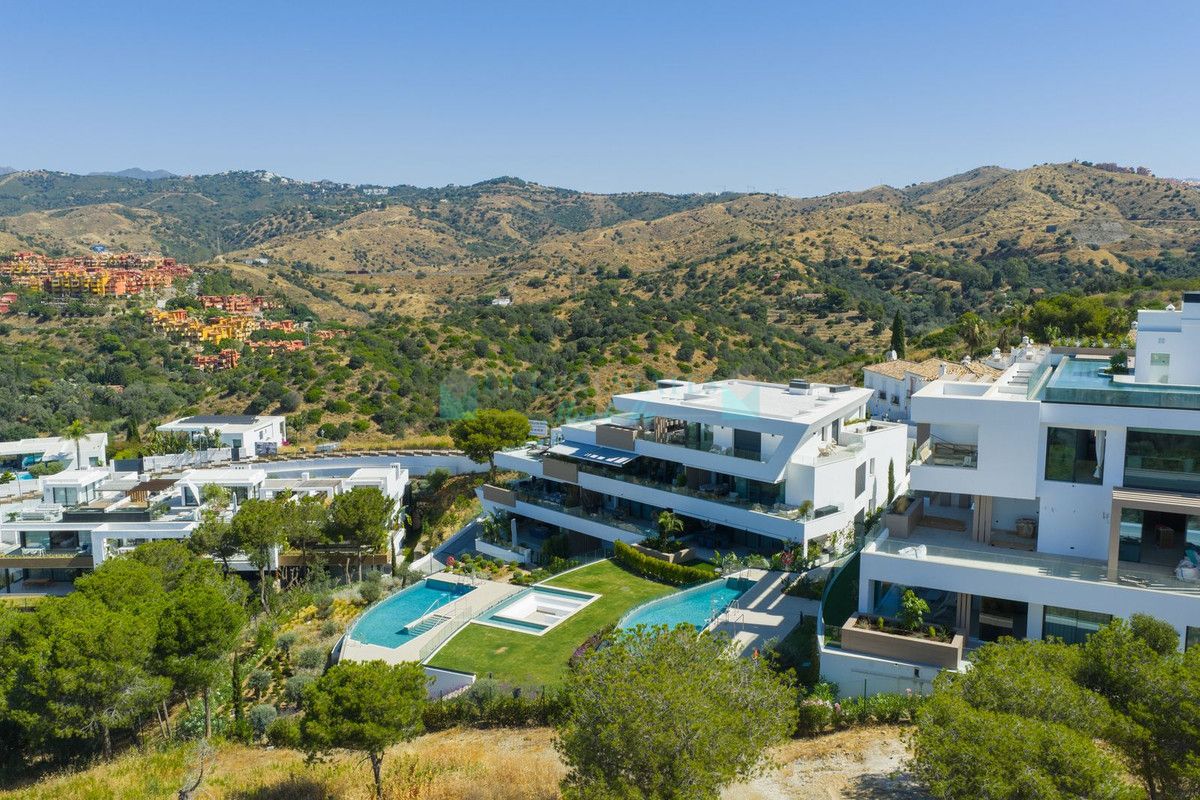 Apartment for sale in Cabopino, Marbella East