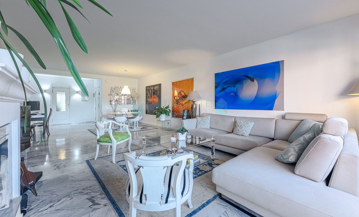 Apartment for sale in Estepona