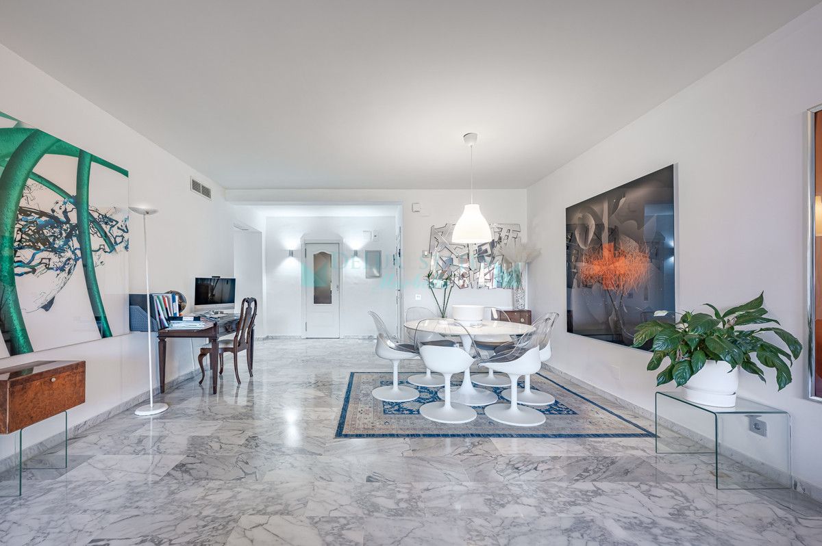 Apartment for sale in Estepona