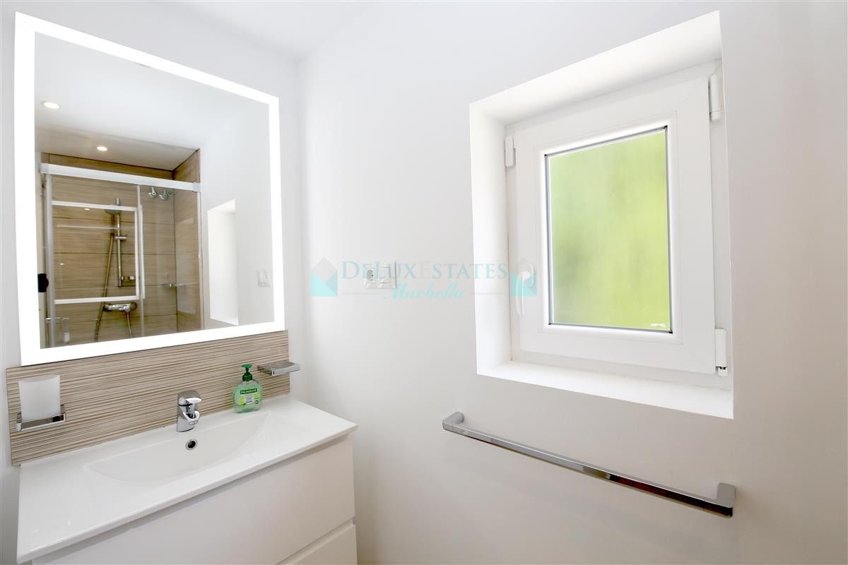 Villa for rent in Estepona