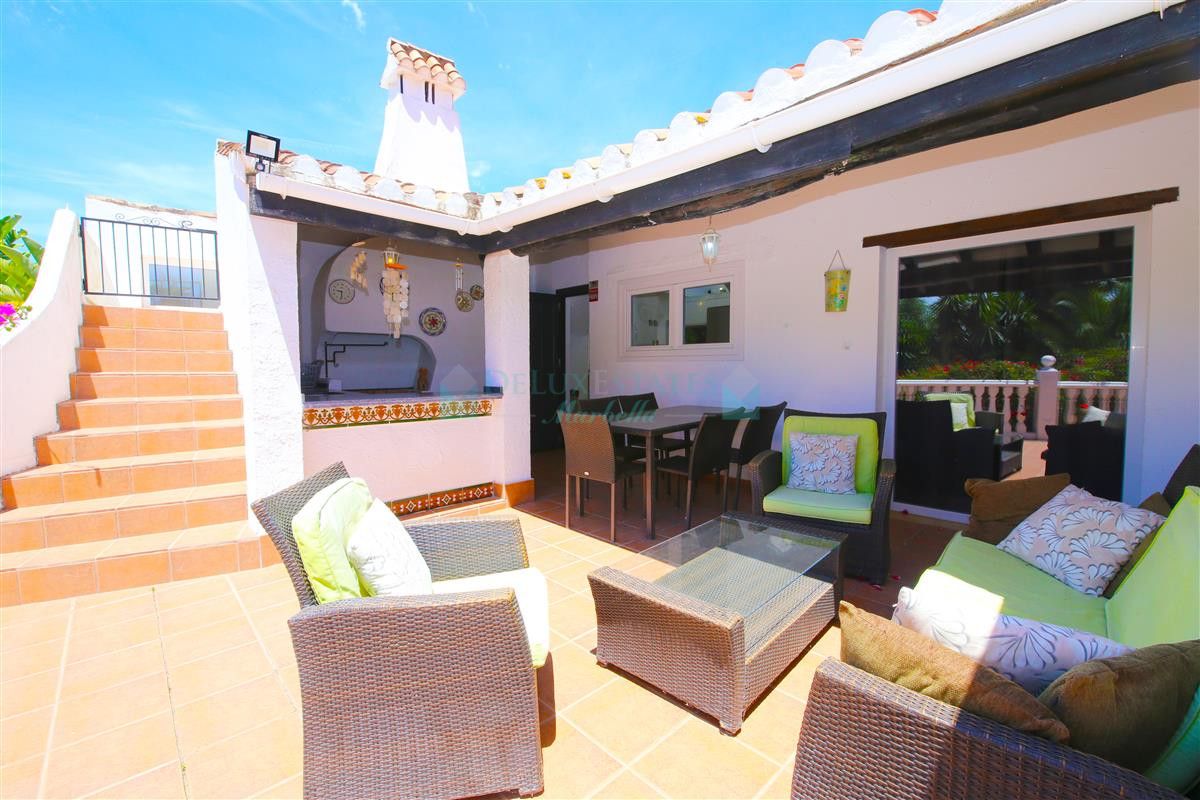 Villa for rent in Estepona