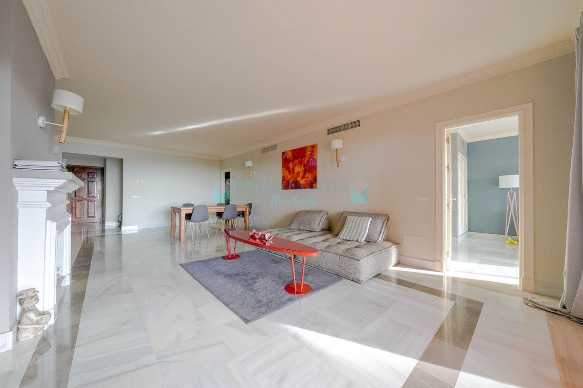 Apartment for sale in Monte Halcones, Benahavis