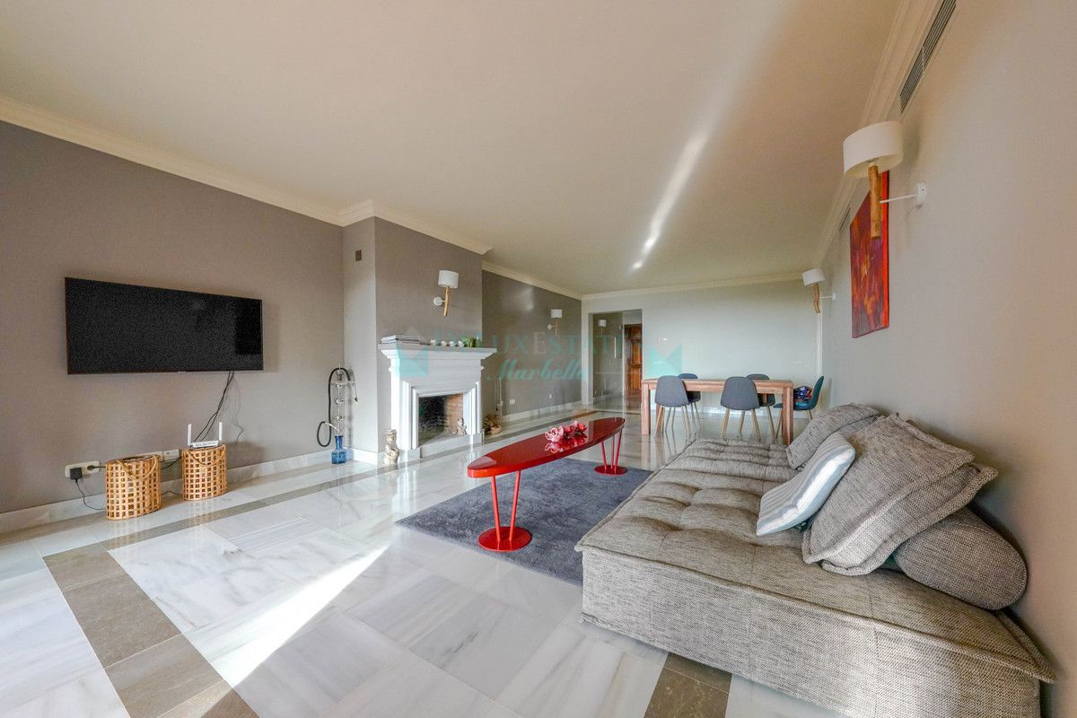Apartment for sale in Monte Halcones, Benahavis