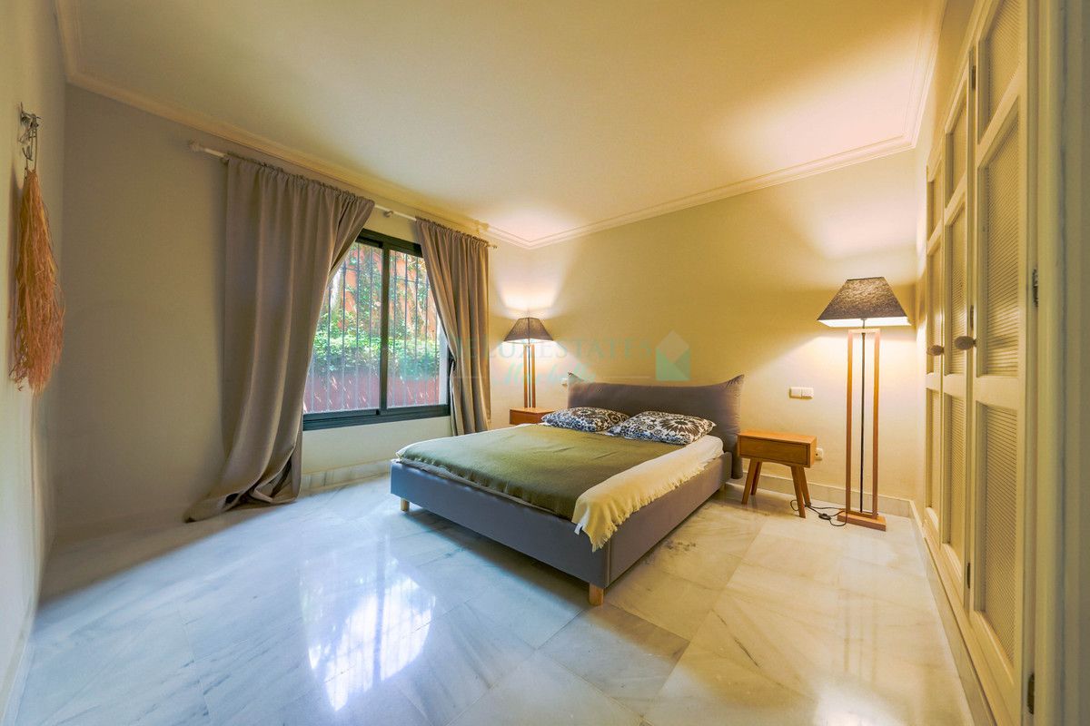 Apartment for sale in Monte Halcones, Benahavis