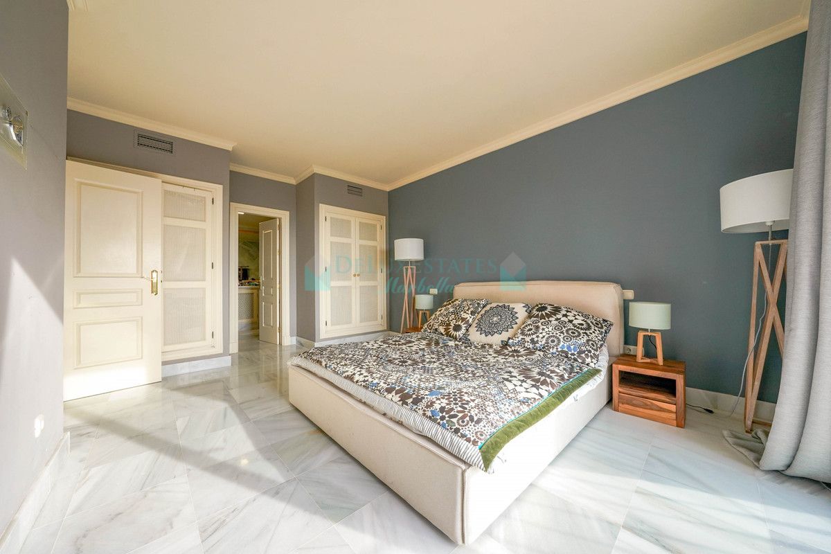 Apartment for sale in Monte Halcones, Benahavis