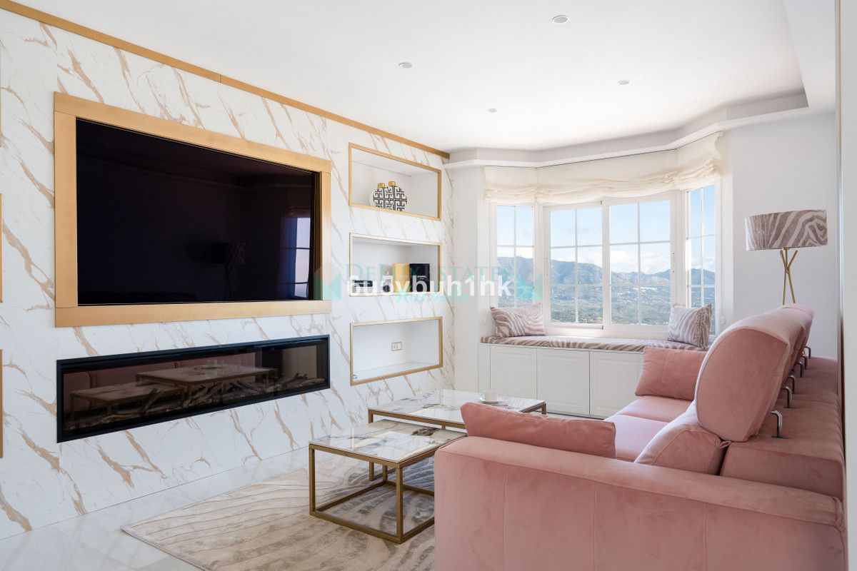 Town House for sale in La Mairena, Marbella East