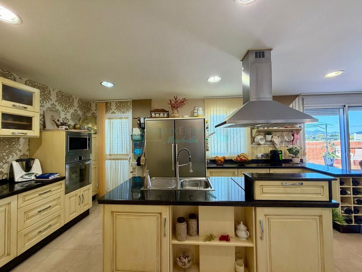 Penthouse for sale in Estepona