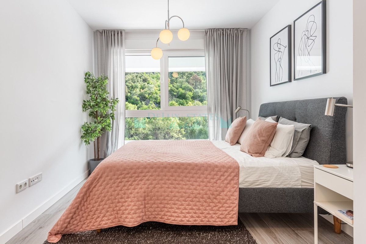 Apartment for sale in Benahavis