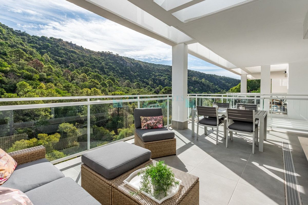 Apartment for sale in Benahavis