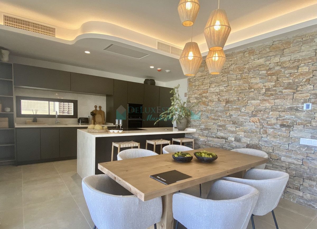 Villa for sale in Benahavis