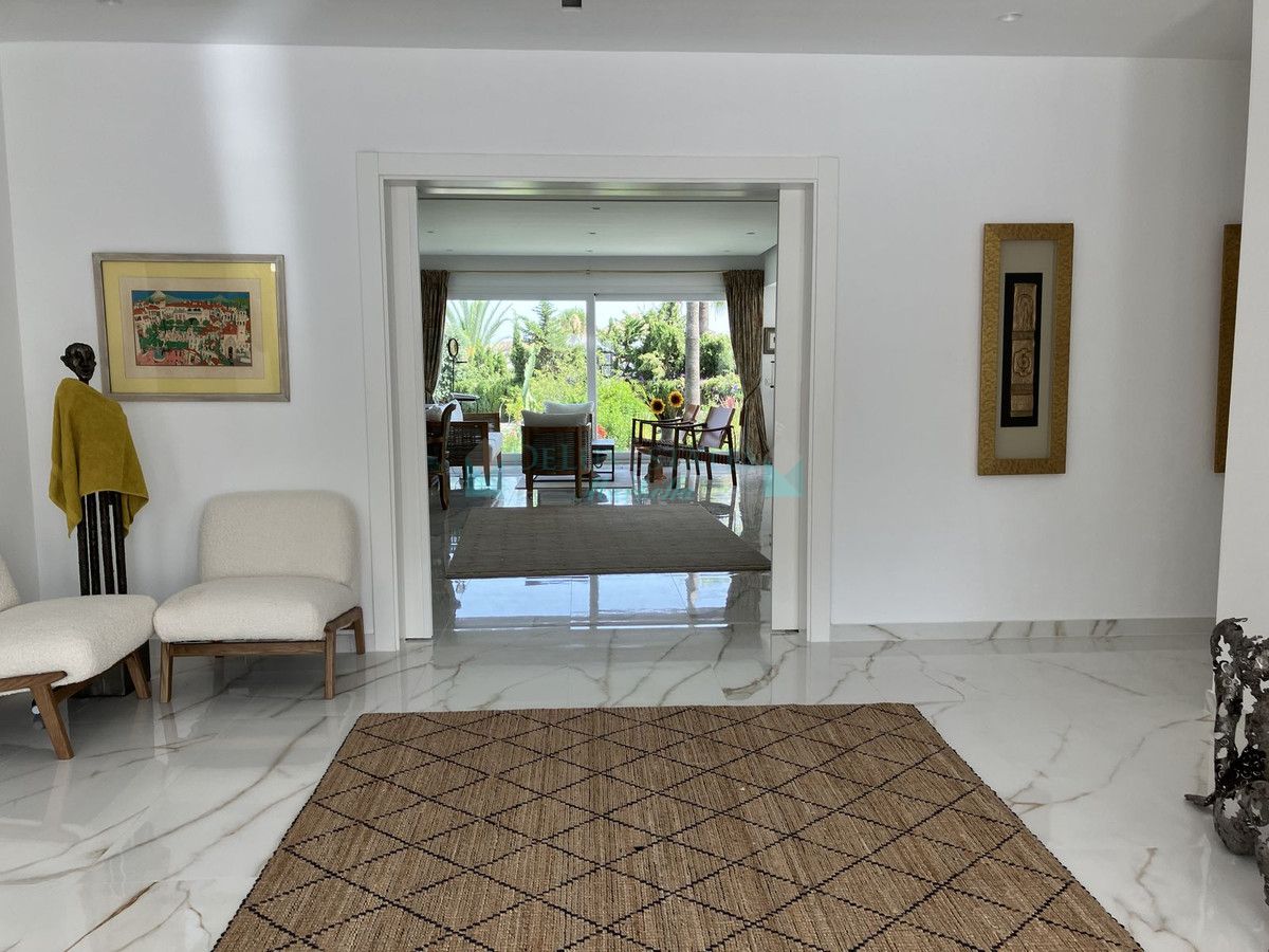 Villa for sale in Marbella - Puerto Banus
