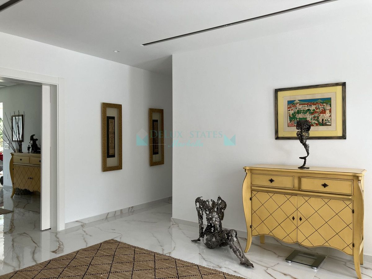 Villa for sale in Marbella - Puerto Banus