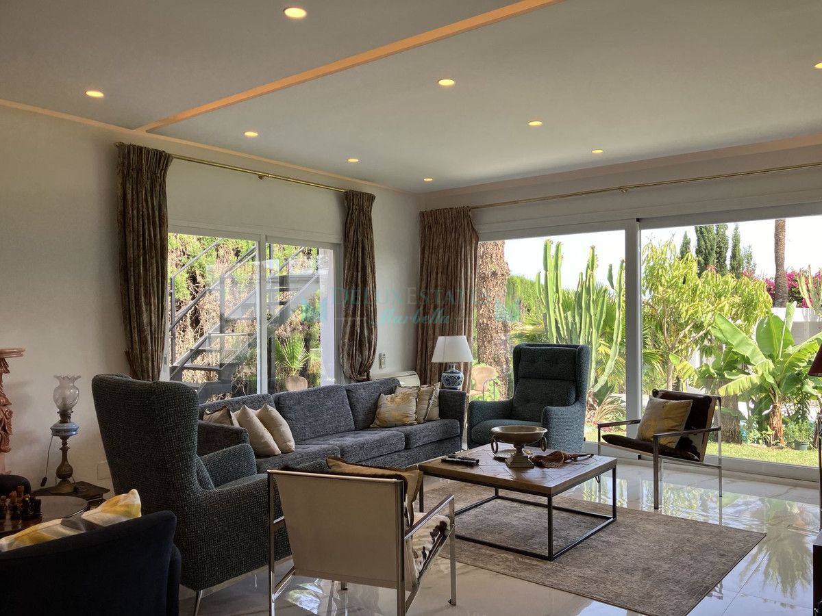 Villa for sale in Marbella - Puerto Banus