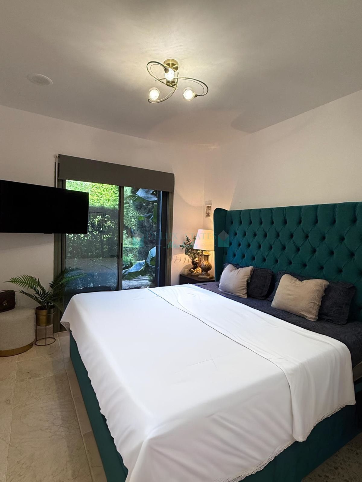 Apartment for sale in Estepona