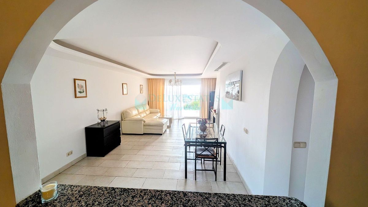 Ground Floor Apartment for sale in Benahavis
