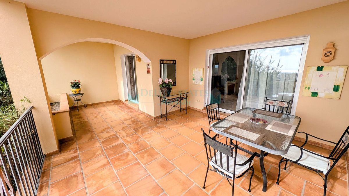 Ground Floor Apartment for sale in Benahavis