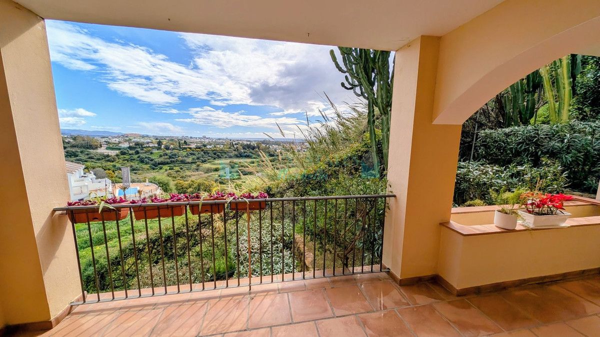 Ground Floor Apartment for sale in Benahavis