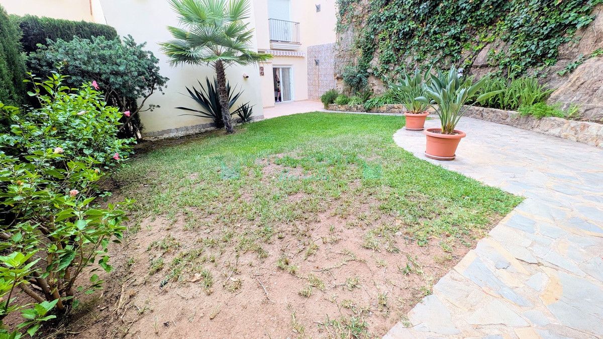 Ground Floor Apartment for sale in Benahavis