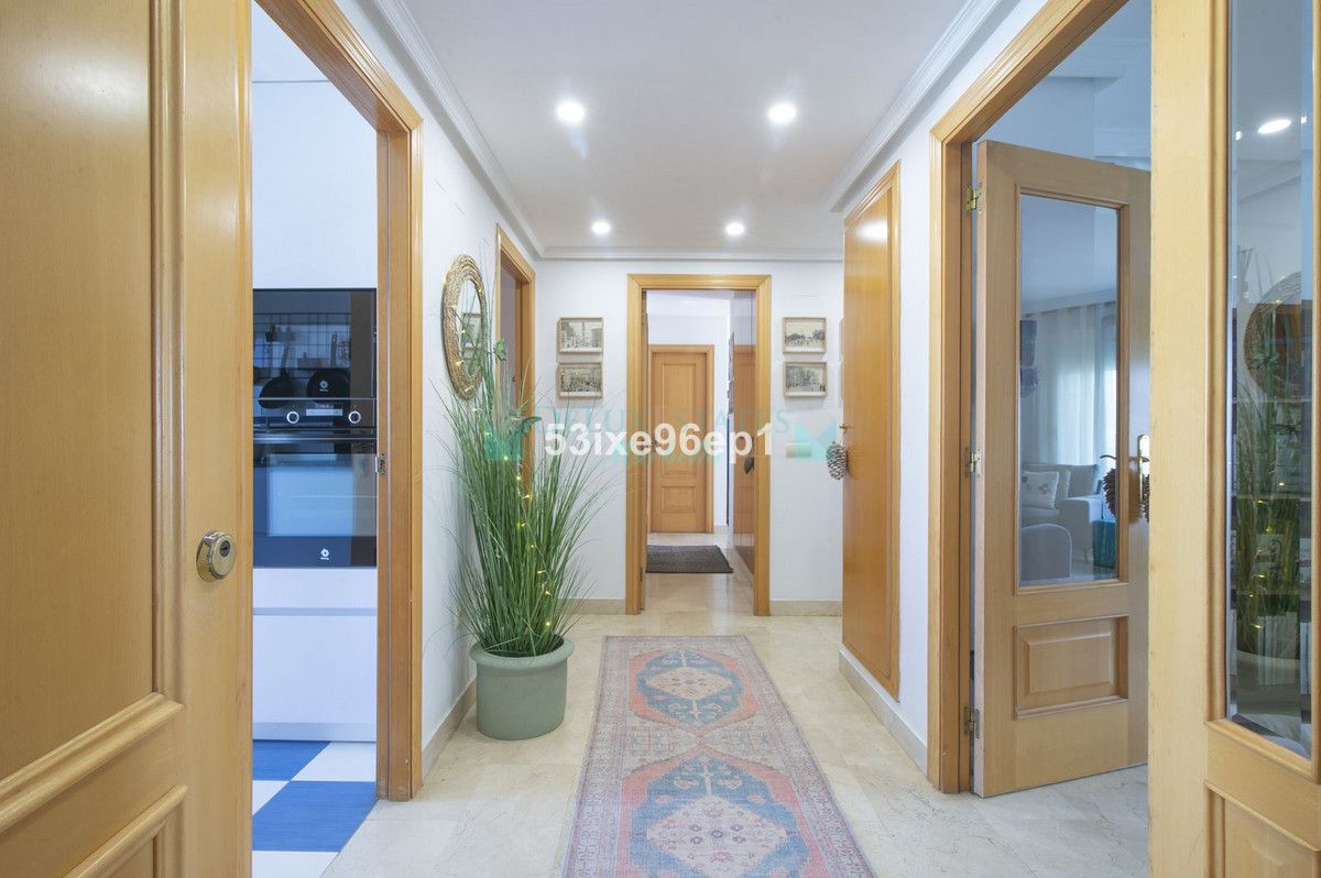 Apartamento en venta en Selwo, Estepona