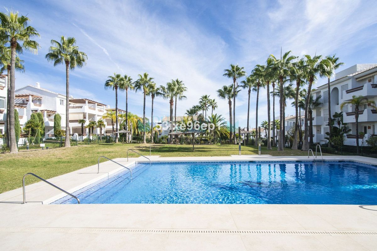 Apartamento en venta en Selwo, Estepona