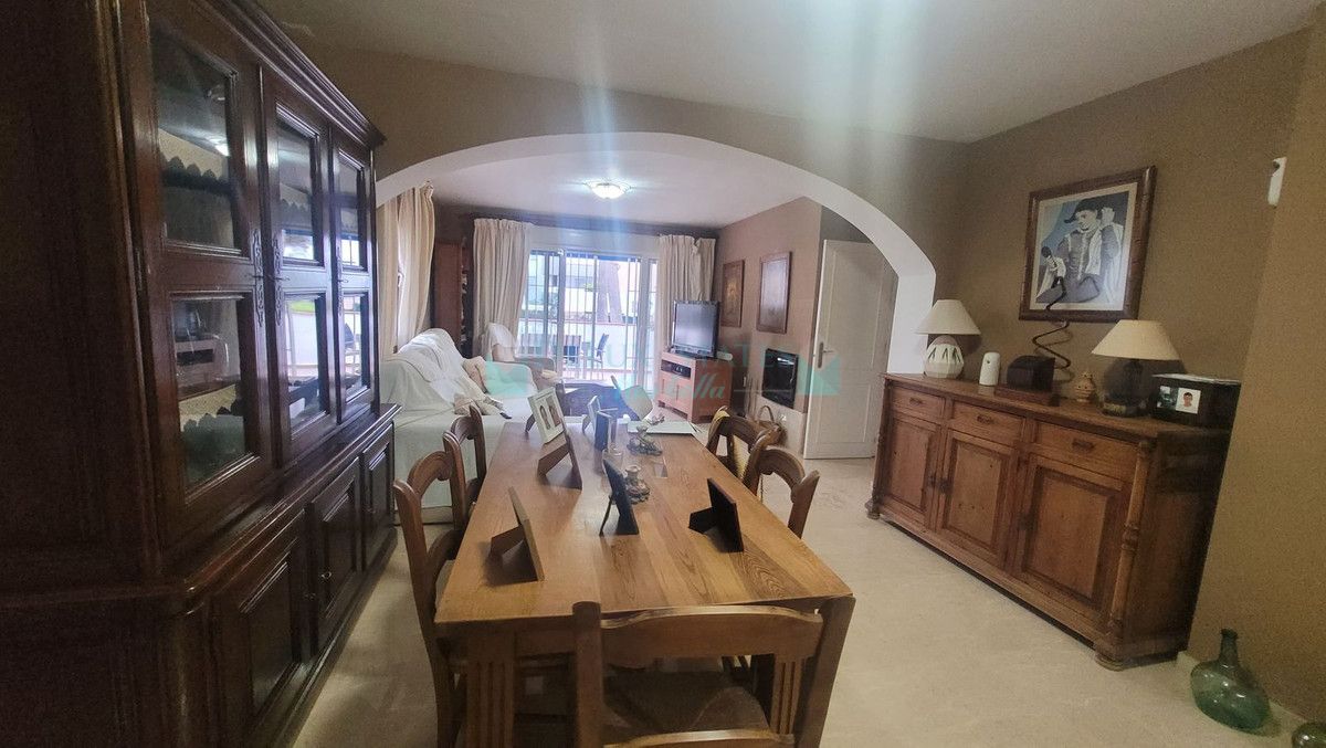 Ground Floor Apartment for sale in Nueva Andalucia