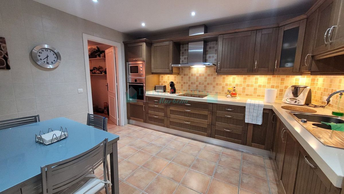 Ground Floor Apartment for sale in Nueva Andalucia