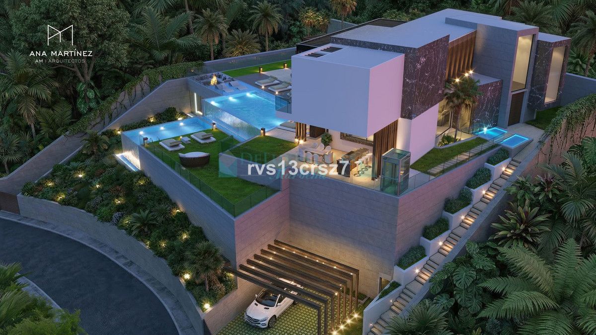 Villa for sale in Elviria, Marbella East