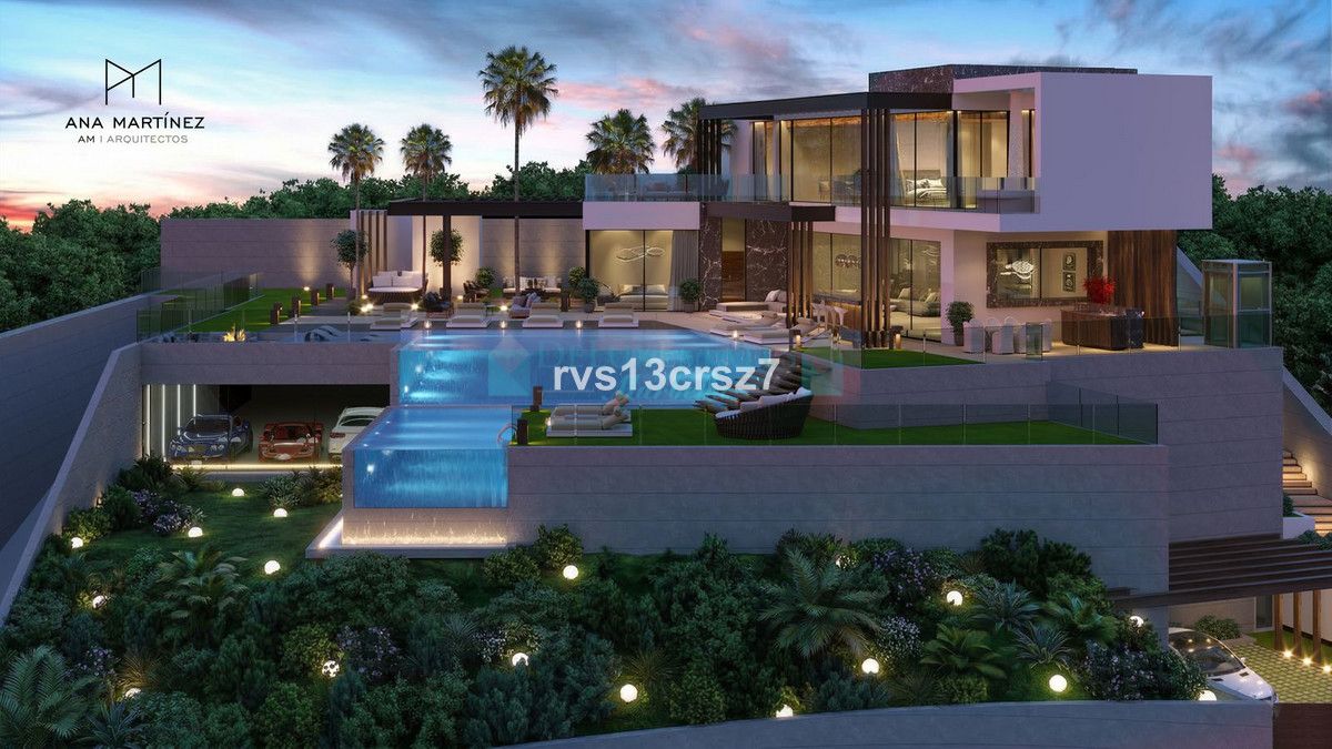 Villa for sale in Elviria, Marbella East