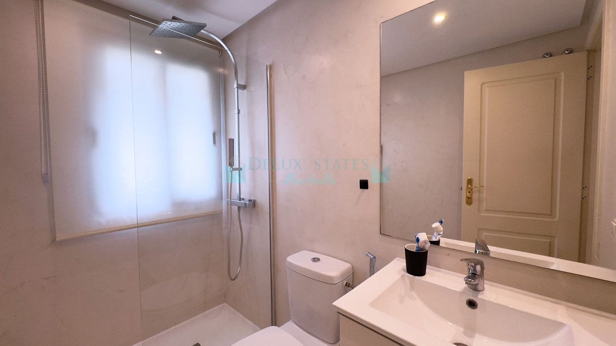 Ground Floor Apartment for sale in Nueva Andalucia