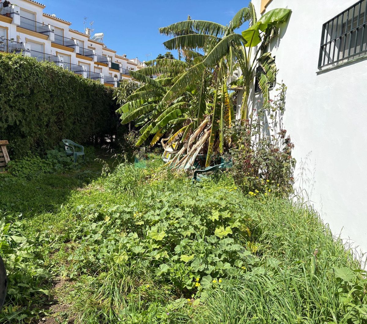 Town House for sale in Estepona