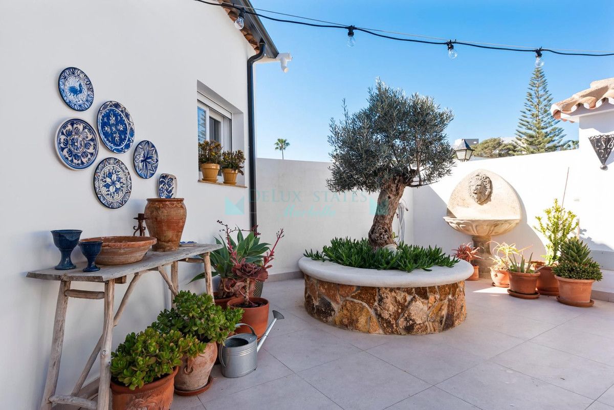 Town House for sale in Estepona