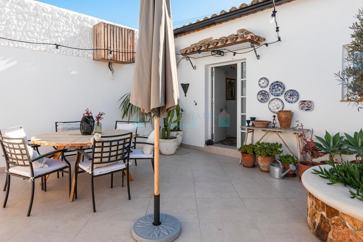 Town House for sale in Estepona
