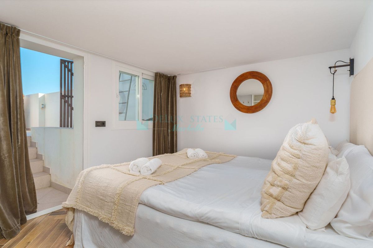 Town House for sale in Estepona