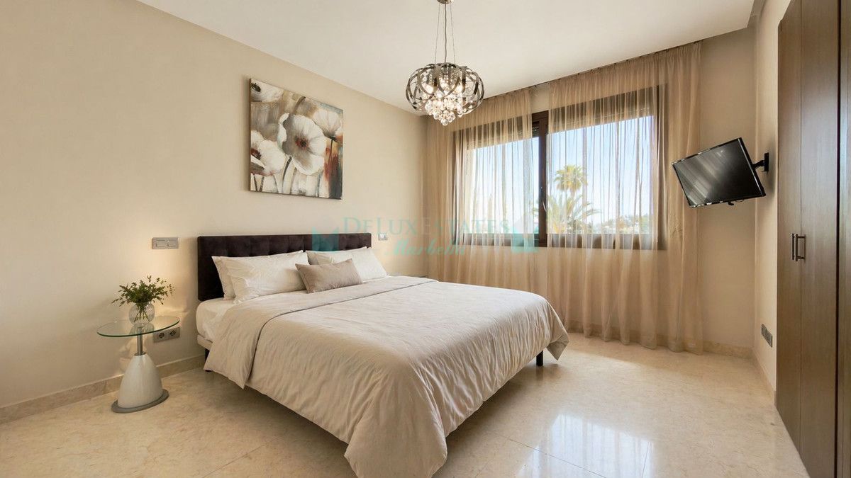 Penthouse for rent in El Paraiso, Estepona