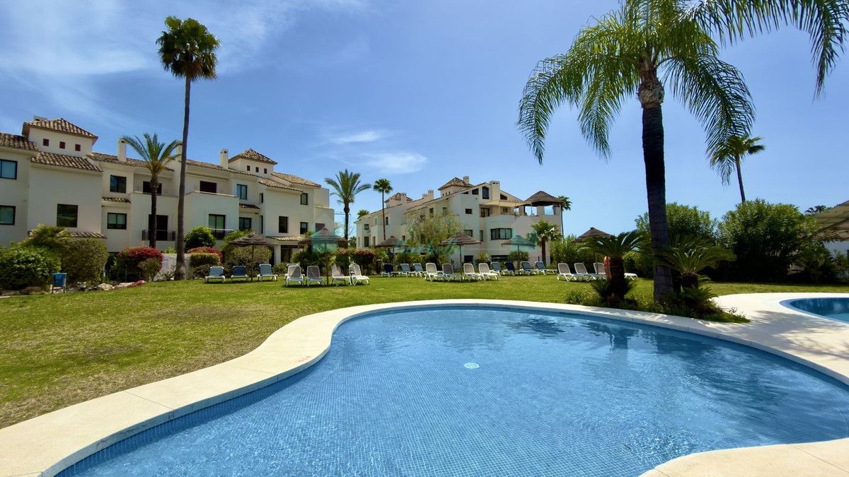 Penthouse for rent in El Paraiso, Estepona