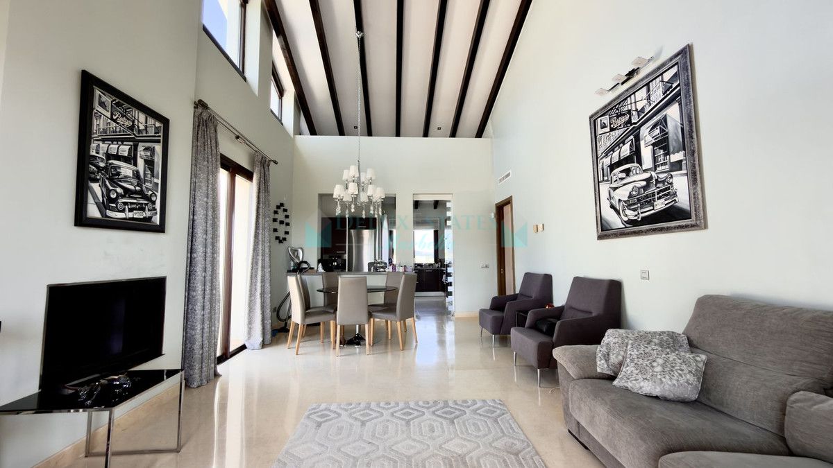 Penthouse for rent in El Paraiso, Estepona