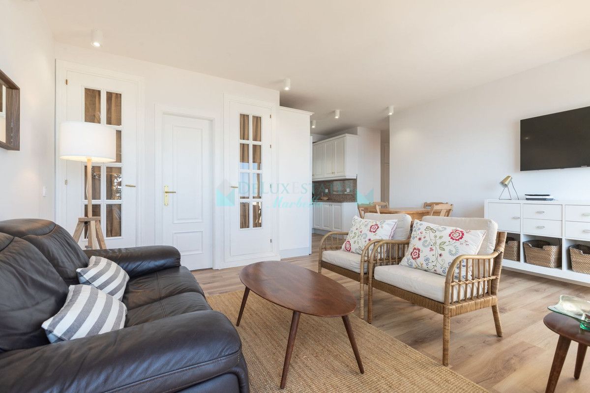 Penthouse for sale in Elviria, Marbella East