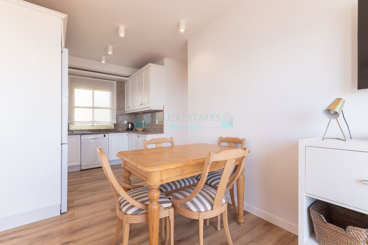 Penthouse for sale in Elviria, Marbella East